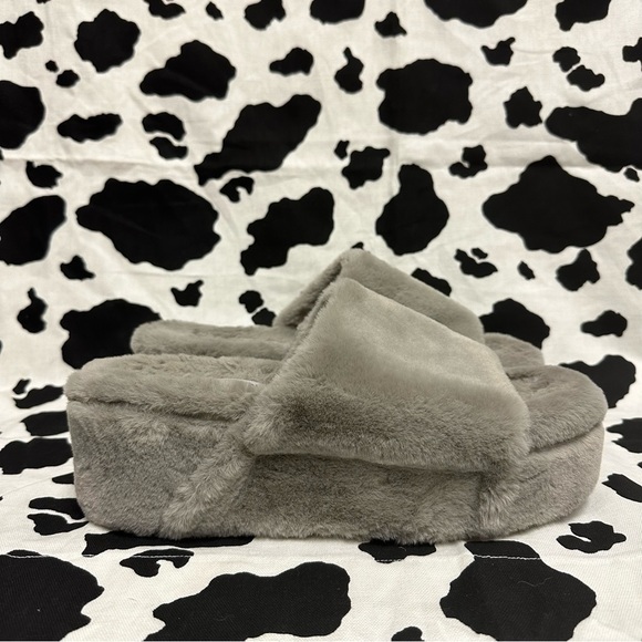 Steve Madden Shoes - Steve Madden Gardoh Platform Slippers - Large - Faux Fur - maximalist - fuzzy